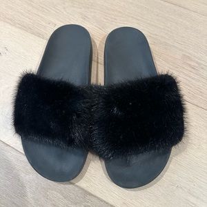 GIVENCHY Mink Rubber Slide Sandals
